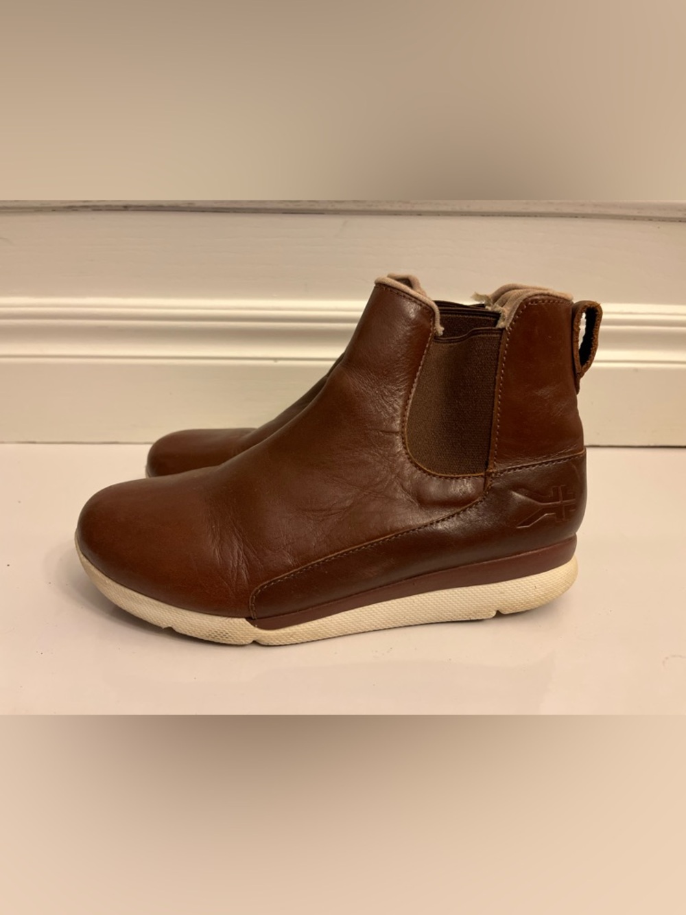KURU Women’s Size 7.5 Luna Brown Leather Chelsea Walking Boots 201504 7 1/2